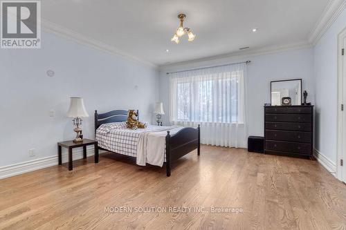 1511 Broadmoor Avenue, Mississauga, ON - Indoor Photo Showing Bedroom