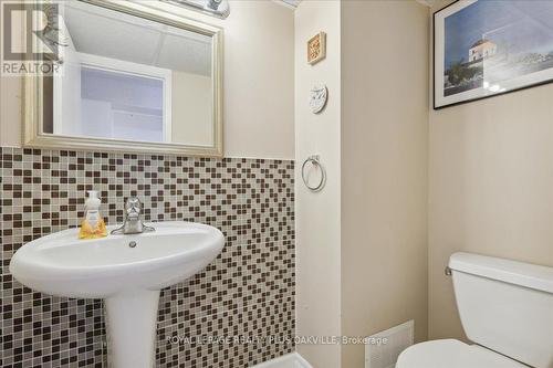 3162 Cantelon Cres, Mississauga, ON - Indoor Photo Showing Bathroom