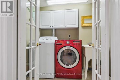 3162 Cantelon Cres, Mississauga, ON - Indoor Photo Showing Laundry Room