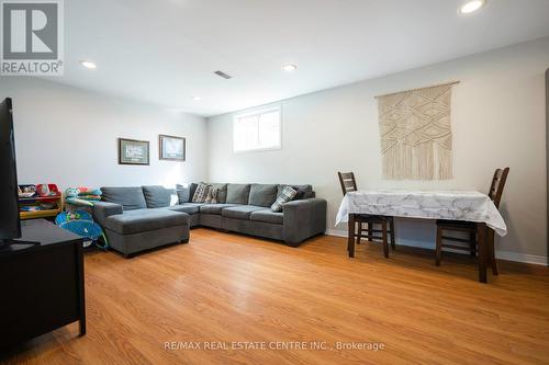 38 Eastview Cres, Orangeville, ON - Indoor Photo Showing Living Room