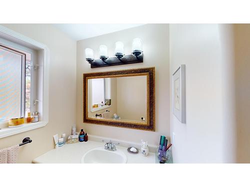 16 - 617 27Th Avenue S, Cranbrook, BC - Indoor Photo Showing Bathroom