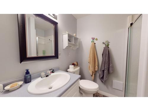 16 - 617 27Th Avenue S, Cranbrook, BC - Indoor Photo Showing Bathroom