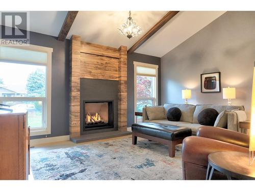 1411 Appleridge Road, Kelowna, BC - Indoor Photo Showing Living Room With Fireplace