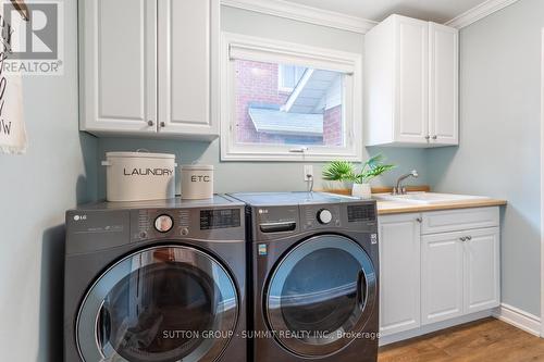 2413 Butternut Cres, Burlington, ON - Indoor Photo Showing Laundry Room
