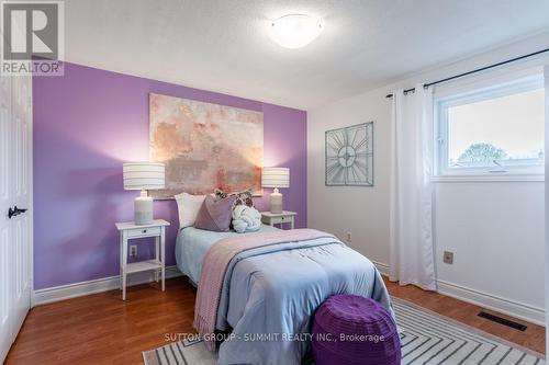2413 Butternut Cres, Burlington, ON - Indoor Photo Showing Bedroom