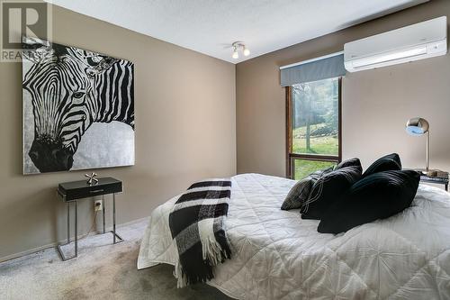 1689 Kloppenburg Road, Kelowna, BC - Indoor Photo Showing Bedroom
