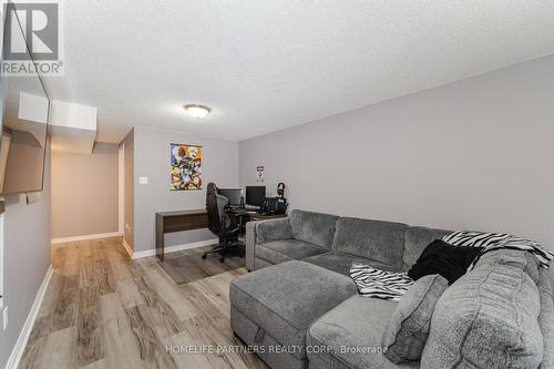 4168 Judson Common, Burlington, ON - Indoor Photo Showing Living Room