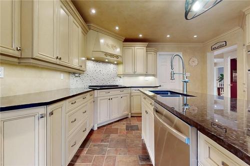 9 Golfdale Place, Ancaster, ON - Indoor Photo Showing Kitchen With Double Sink