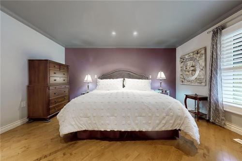 9 Golfdale Place, Ancaster, ON - Indoor Photo Showing Bedroom