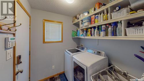 3566 Waddell Crescent E, Regina, SK - Indoor Photo Showing Laundry Room
