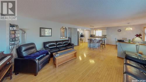 3566 Waddell Crescent E, Regina, SK - Indoor Photo Showing Living Room