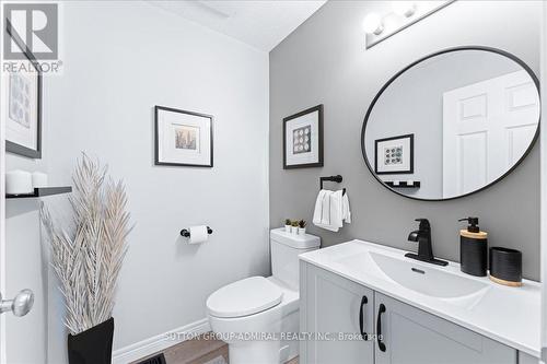 113 Upper Mercer St, Kitchener, ON - Indoor Photo Showing Bathroom