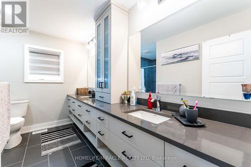 80 Doon Creek St, Kitchener, ON - Indoor Photo Showing Bathroom
