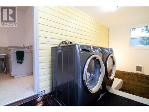 301 First Street E, Revelstoke, BC - Indoor Photo Showing Laundry Room