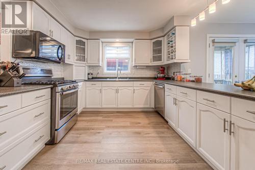 34 Westlawn Drive, Hamilton, ON - Indoor Photo Showing Kitchen