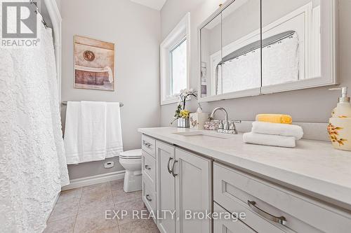 1011 Sugar Bush Rd, Lake Of Bays, ON - Indoor Photo Showing Bathroom