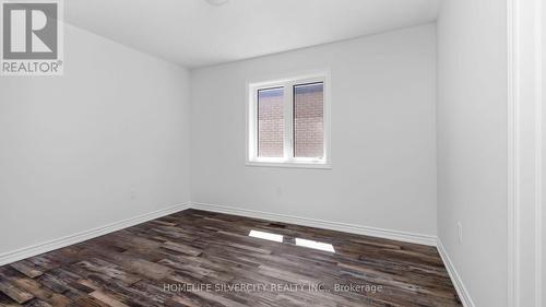 678 Daimler Pkwy, Welland, ON - Indoor Photo Showing Other Room