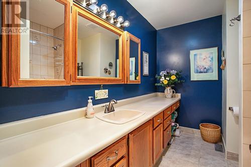4360 Bray Street, Kelowna, BC - Indoor Photo Showing Bathroom