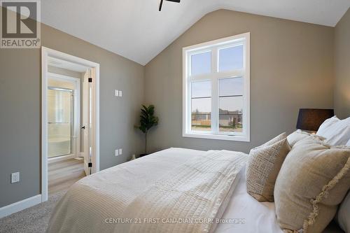 52 Postma Crescent, North Middlesex, ON - Indoor Photo Showing Bedroom