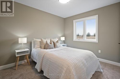 52 Postma Crescent, North Middlesex, ON - Indoor Photo Showing Bedroom