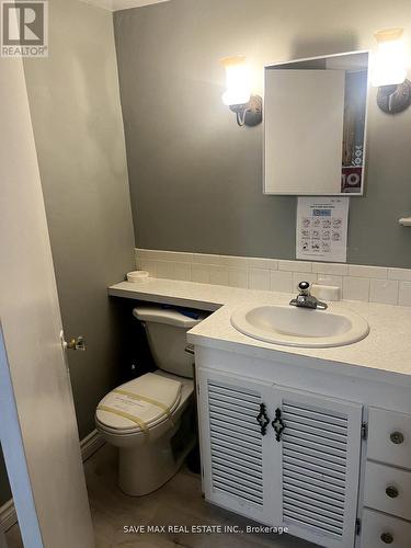 6159 Franklin Avenue, Niagara Falls, ON - Indoor Photo Showing Bathroom