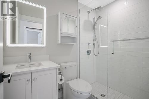 222 Lee Avenue Unit# 110, Penticton, BC - Indoor Photo Showing Bathroom