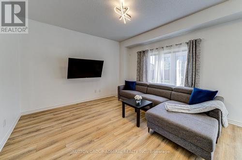 5 Hills Thistle Dr, Wasaga Beach, ON - Indoor Photo Showing Living Room