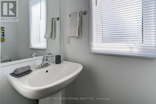 5 Hills Thistle Dr, Wasaga Beach, ON - Indoor Photo Showing Bathroom