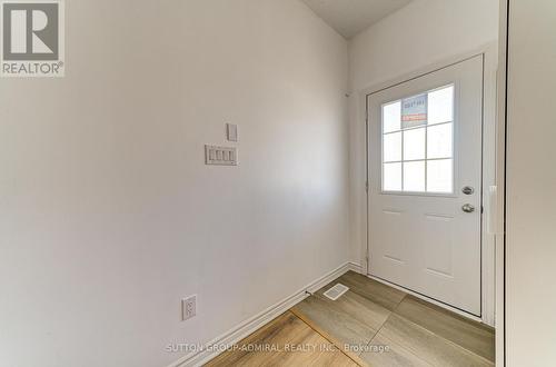 5 Hills Thistle Dr, Wasaga Beach, ON - Indoor Photo Showing Other Room