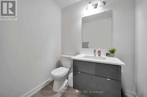 310 Squire Cres, Oakville, ON - Indoor Photo Showing Bathroom