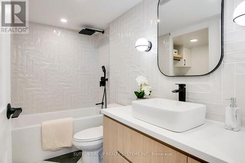 #1101 -65 Southport St, Toronto, ON - Indoor Photo Showing Bathroom