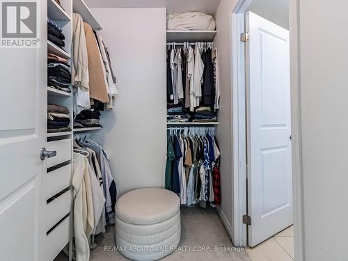 #408 -2522 Keele St, Toronto, ON - Indoor Photo Showing Other Room