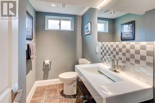 15 Deanewood Cres, Toronto, ON - Indoor Photo Showing Bathroom
