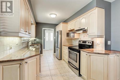 15 Deanewood Cres, Toronto, ON - Indoor Photo Showing Kitchen