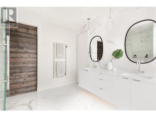 1372 Mine Hill Drive, Kelowna, BC - Indoor Photo Showing Bathroom