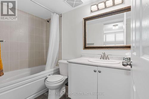 5-01 - 2420 Baronwood Drive, Oakville, ON - Indoor Photo Showing Bathroom