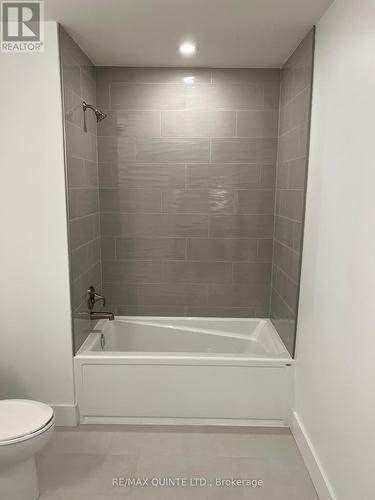 #407 -17 Cleave Ave, Prince Edward County, ON - Indoor Photo Showing Bathroom