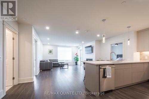 407 - 17 Cleave Avenue, Prince Edward County (Picton), ON - Indoor Photo Showing Kitchen