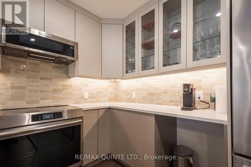 407 - 17 Cleave Avenue, Prince Edward County, ON - Indoor Photo Showing Kitchen With Upgraded Kitchen