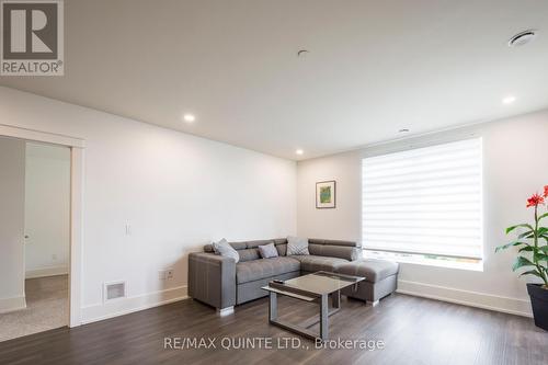 407 - 17 Cleave Avenue, Prince Edward County, ON - Indoor Photo Showing Bedroom