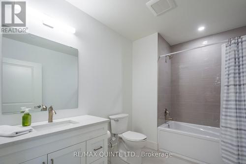 407 - 17 Cleave Avenue, Prince Edward County (Picton), ON - Indoor Photo Showing Bathroom