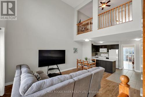 #B 204 -182 D'Arcy St, Cobourg, ON - Indoor Photo Showing Living Room