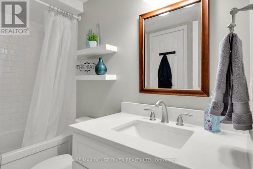 B 204 - 182 D'Arcy Street, Cobourg, ON - Indoor Photo Showing Bathroom
