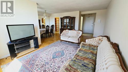 315 - 2825 Islington Avenue, Toronto (Humber Summit), ON - Indoor Photo Showing Living Room