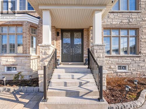 1 Selby Cres, Bradford West Gwillimbury, ON - Outdoor With Facade