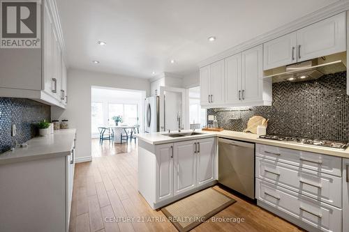 24 Rosemead Clse, Markham, ON - Indoor Photo Showing Kitchen With Double Sink With Upgraded Kitchen