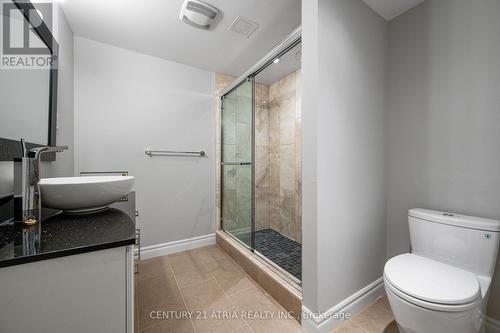 24 Rosemead Clse, Markham, ON - Indoor Photo Showing Bathroom