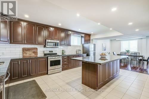5400 Third Line, New Tecumseth, ON - Indoor Photo Showing Kitchen With Upgraded Kitchen