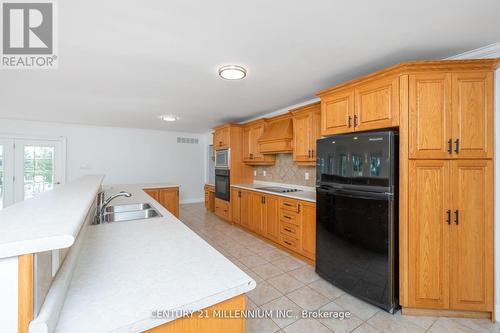 2319 King Street, Caledon, ON - Indoor Photo Showing Kitchen With Double Sink