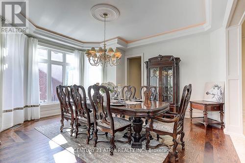 33 Winterport Court, Richmond Hill, ON - Indoor Photo Showing Dining Room